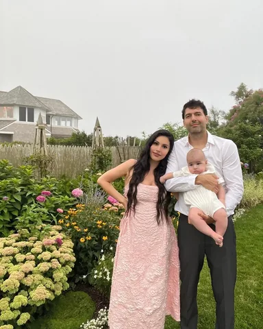 mandystefanian Instagram post about Romantic relationship