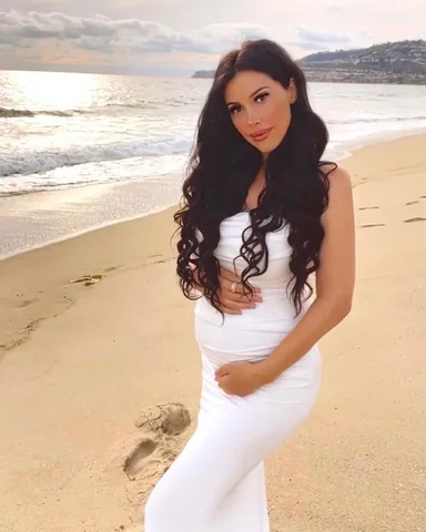 mandystefanian Instagram post about Relationship abuse and legal conflict