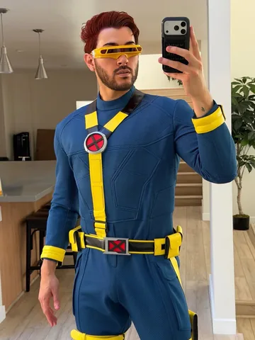 🌙Manny Gutierrez Instagram post thumbnail