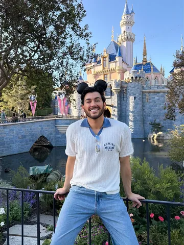 🌙Manny Gutierrez Instagram post thumbnail