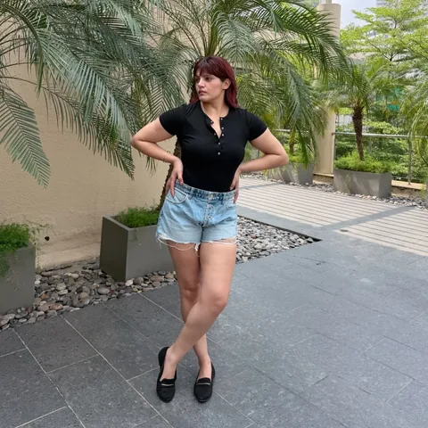 manushruti.6 Instagram post about Self confidence