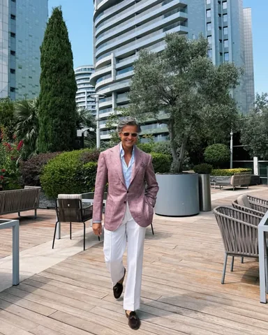 mararomrraro Instagram post about Bespoke client service