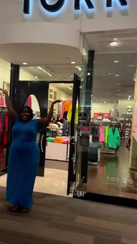 mariahjaythemodel Instagram post about Plus size fashion shopping
