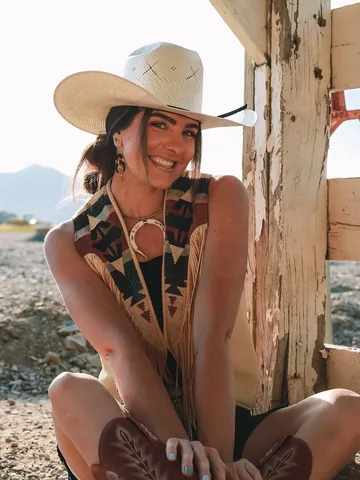 marijka_dam Instagram post about Cowboy hat styling