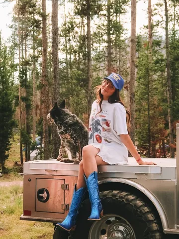 marijka_dam Instagram post about Western fashion