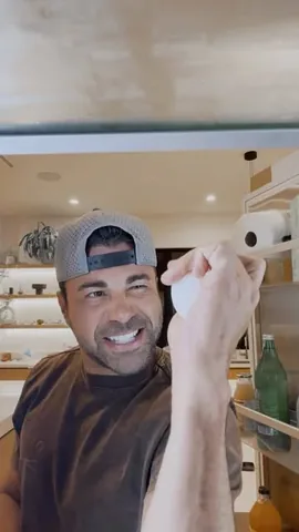 markrober Instagram post about Egg crushing experiment