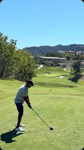 marlonwayans Instagram post about Golf practice