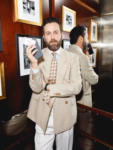 matthewzorpas Instagram post about Hotel review