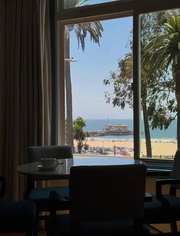matthewzorpas Instagram post about Los Angeles travel guide