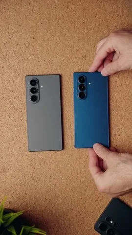 mattmoniz123 Instagram post about Samsung Galaxy Fold 8 comparison