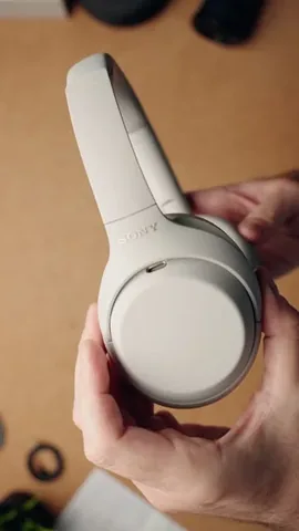 mattmoniz123 Instagram post about Sony WH 1000XM4c headphones