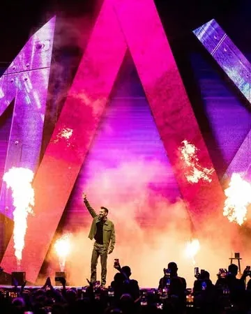 maxcomedian Instagram post about Live comedy performance