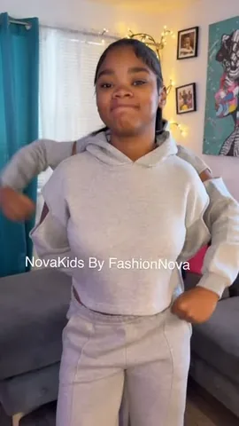 megan_morgan_truebluetwins Instagram post about Children’s fashion