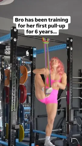 megsquats Instagram post about Pull up progression