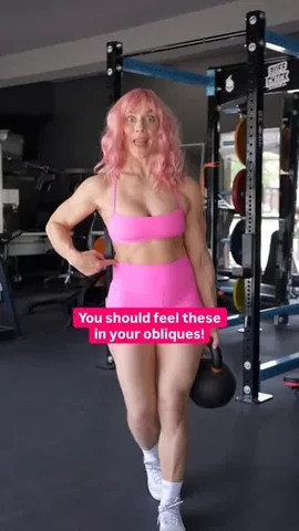 megsquats Instagram post about Suitcase carry technique