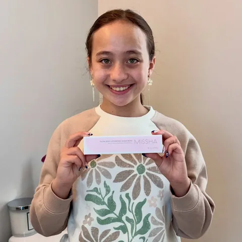 meilingalticlee Instagram post about Skincare sunscreen