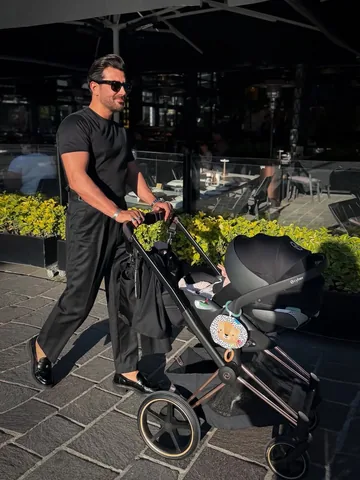 melikkam Instagram post about Family life