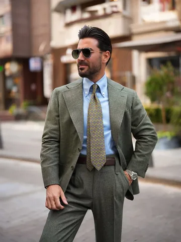 melikkam Instagram post about Tailoring and fit