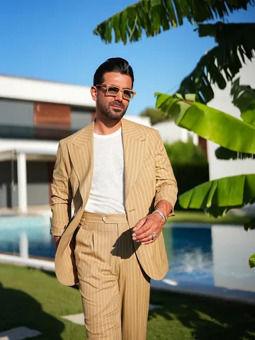 melikkam Instagram post about Summer tailoring