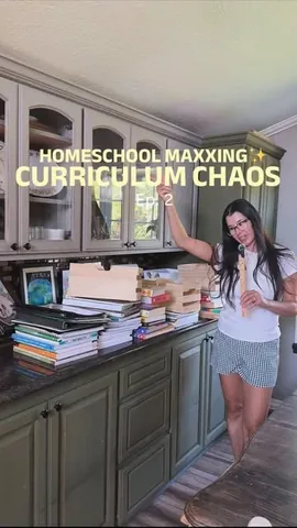_melissaholguin Instagram post about Homeschool organization