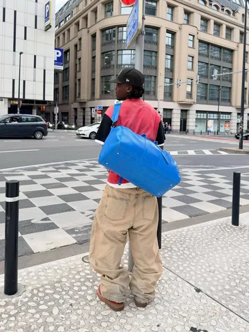 mess_touvor Instagram post about Urban lifestyle