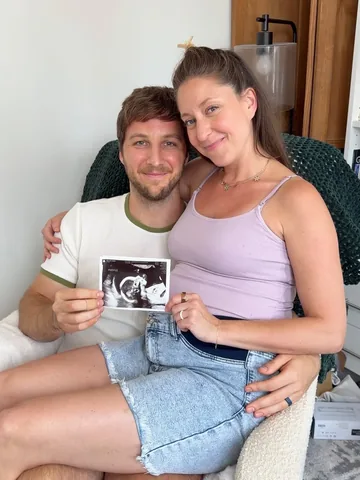 micahandsarahhh Instagram post about Pregnancy update