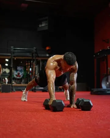 michaelcvazquez Instagram post about Upper body resistance training