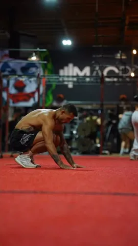michaelcvazquez Instagram post about Calisthenics progression