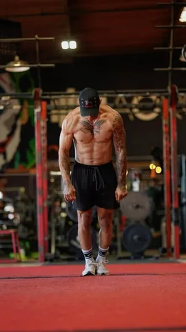 michaelcvazquez Instagram post about Explosive push up training