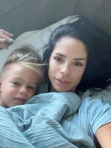 michelle_lewin Instagram post about Empatía en la maternidad