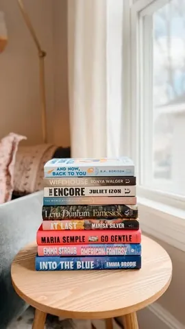 michellereadsbooks Instagram post about Independent bookstores in Maine