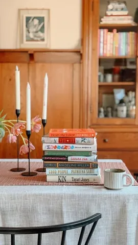 michellereadsbooks Instagram post about Women’s History Month book recommendations