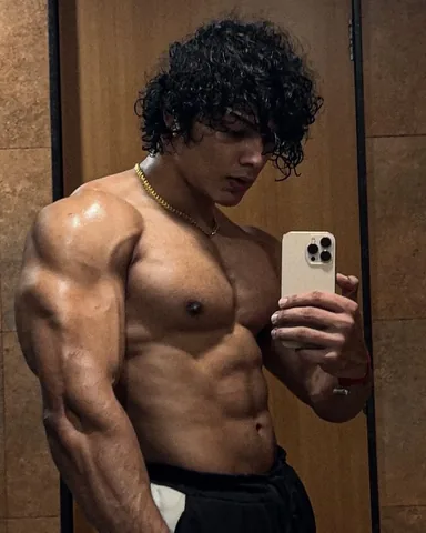 mihirlifts Instagram post about Nutrition for bodybuilding