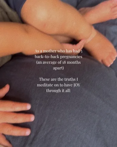 milenaciciotti Instagram post about Close age gap motherhood