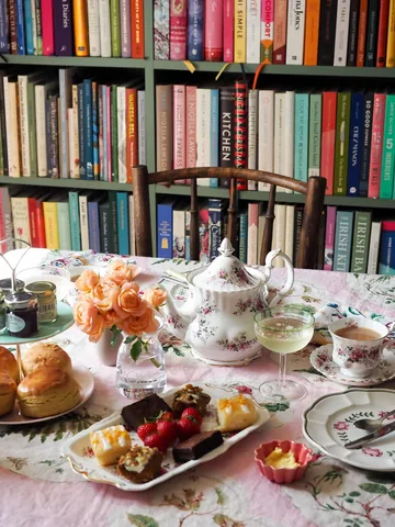 mirandasbookcase Instagram post about New home celebration