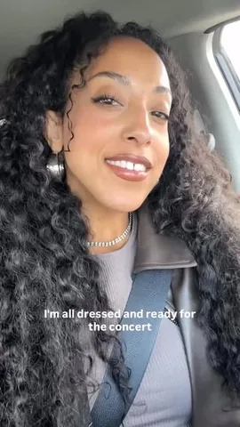 missalexlarosa Instagram post about Live music performance