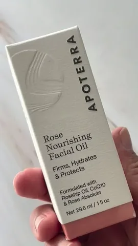mochiandblush Instagram post about Apoterra facial oil review