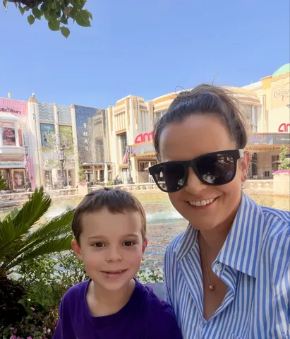 mollyluwho Instagram post about Family trip