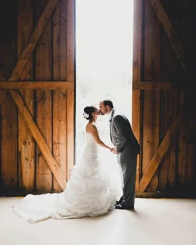 mollyluwho Instagram post about Marriage anniversary