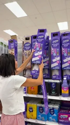 mommasgonecity Instagram post about College preparation and laundry products