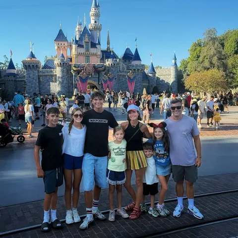 mommasgonecity Instagram post about Family travel memory