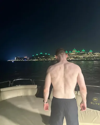 mongraal Instagram post about Travel or location