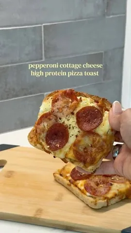 morganlindseyfit Instagram post about High protein pizza toast recipe