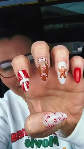 mrs_bnicole Instagram post about Christmas nail art
