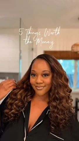 mskristine Instagram post about Travel essentials and recommendations