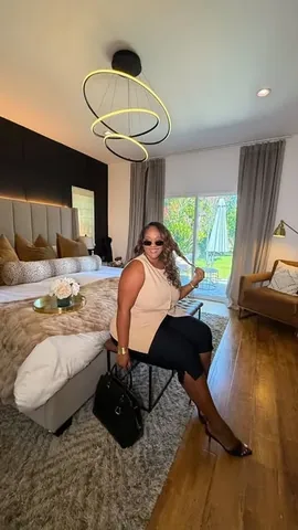 mskristine Instagram post about Capri fashion