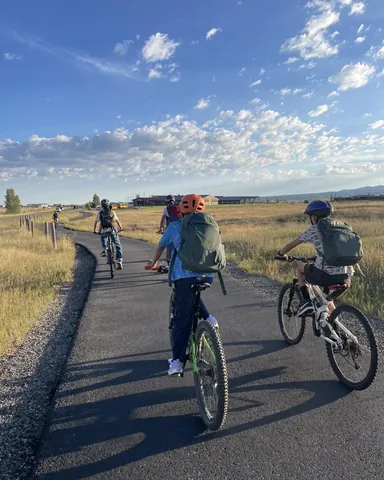 mtnmamatales Instagram post about Biking to school