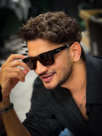 munawar.faruqui Instagram post about Celebrity grooming collaboration