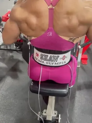 mzprettymuscle Instagram post about Competition preparation announcement