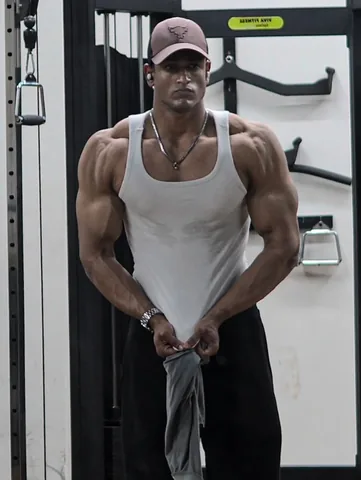 nehal.fitness_ Instagram post about Physique presentation